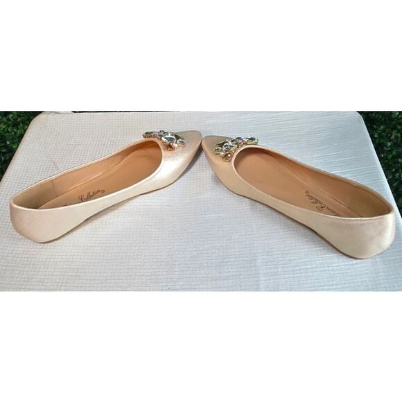 De Blossom Collection Cream Satin Flats w/Multicolor Rhinestones, Size 8, NWOB - Picture 4 of 5